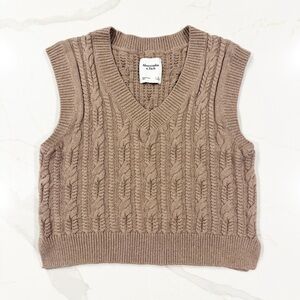 Abercrombie & Fitch Cable Knit Cropped Sweater Vest Sz S